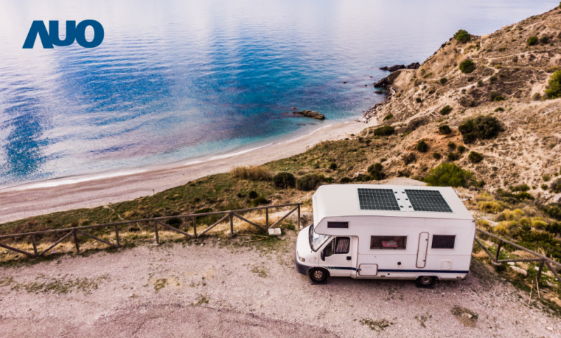 「可撓輕量化太陽光電板SunCurva」使用輕量特殊耐候型複合板取代傳統太陽能板的玻璃前板，不僅降低70%重量，每米平方僅3Kg；具有抗衝擊性能及通過電磁相容性測試，可應用於交通運輸工具，如露營車、遊艇等